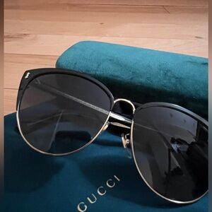 GUCCI Cat Eye Gradient Sunglasses in great condition.